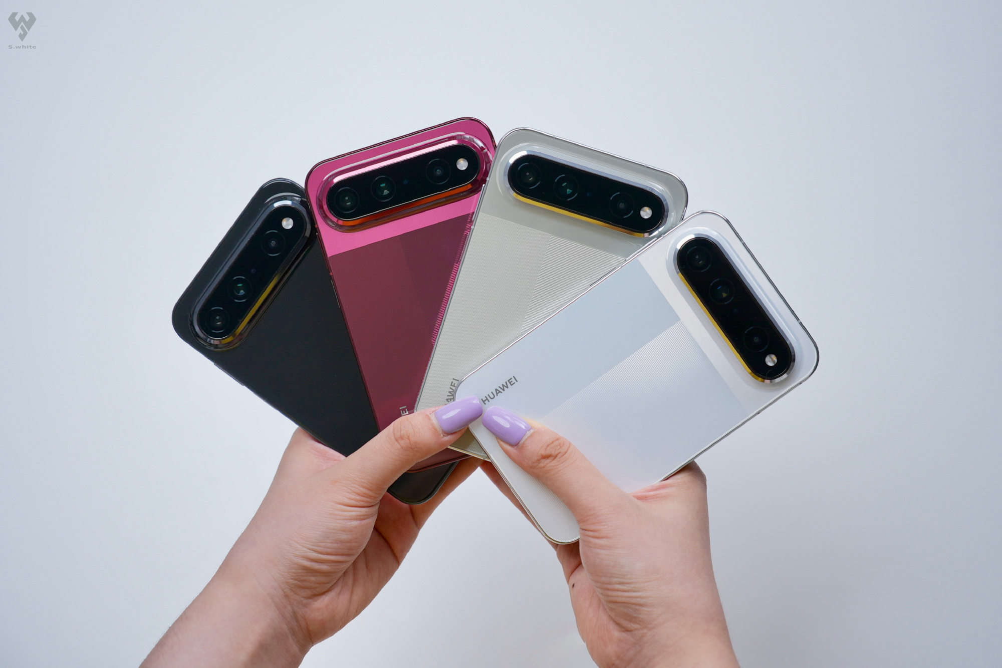78891eafgy1igb9ia2vurj230l20eb2c-17873155202971849698938 Huawei ra mắt Pura X View, mang màn rộng từ máy gập xuống máy thanh - Ảnh 1.