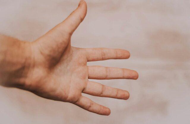 Khám Phá Cấu Trúc Độc Đáo Của Ngón Tay Con Người