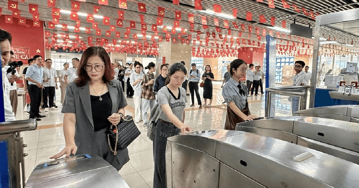 Cải Tiến Giao Thông Tại Hà Nội: Giải Pháp Mới Cho Hành Khách