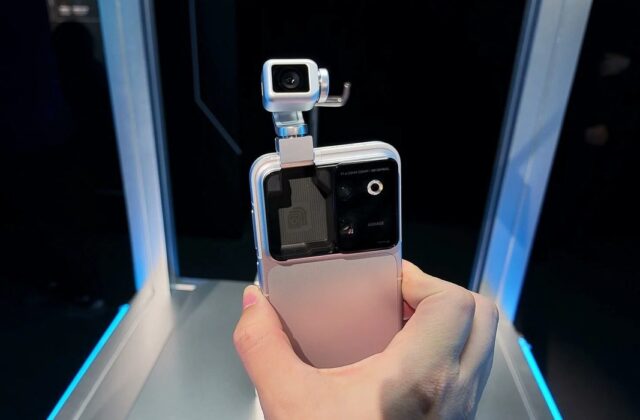 Chi Phí Khủng Đằng Sau Camera Gimbal Titan Của Robot Phone