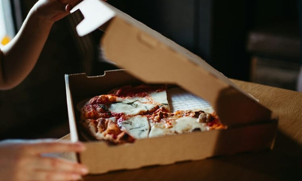 Trò Đùa Biến Thành Ác Mộng: Thanh Niên Đặt Hàng Pizza Gây Hỗn Loạn Tại Ba Lan