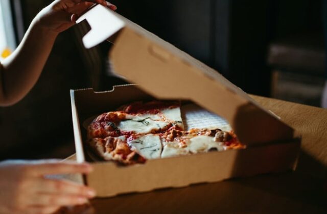 Trò Đùa Biến Thành Ác Mộng: Thanh Niên Đặt Hàng Pizza Gây Hỗn Loạn Tại Ba Lan