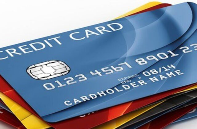 Sự Khác Biệt Giữa Thẻ Visa và Thẻ ATM Nội Địa: Đặc Điểm và Cách Sử Dụng