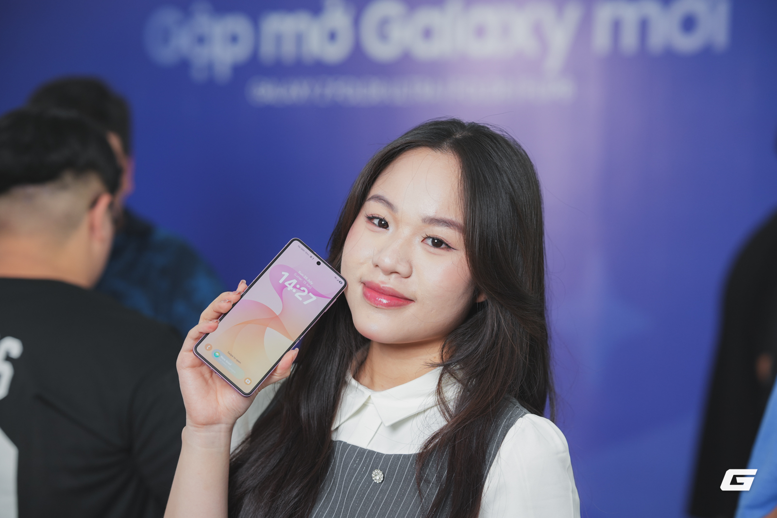 người trẻ trải nghiệm Galaxy Z8 mới Người trẻ nói gì về Galaxy Z8 mới? - Ảnh 8.