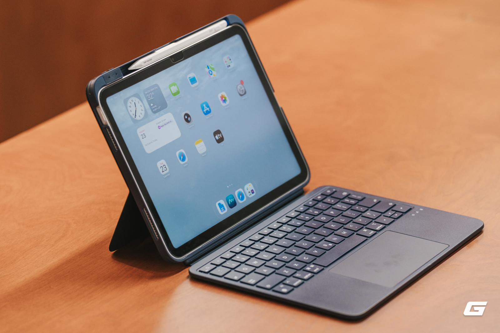 genk-esr-flex-keyboard-ipad-a16-31-17826768734131362579733 Bàn phím tháo rời cho iPad có pin dùng 2 tháng, giá chỉ hơn 1 triệu đồng - Ảnh 1.