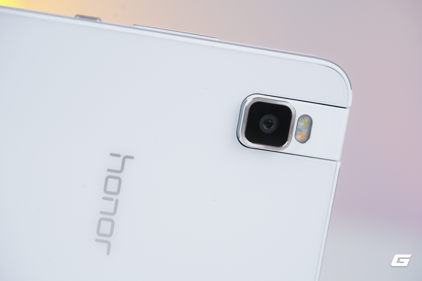 genk-honor-7i-look-back-13-17873028179412028603004 Khám Phá HONOR 7i: Điện Thoại Tầm Trung Đột Phá Với Camera Lật Năm 2015 - Ảnh 4.