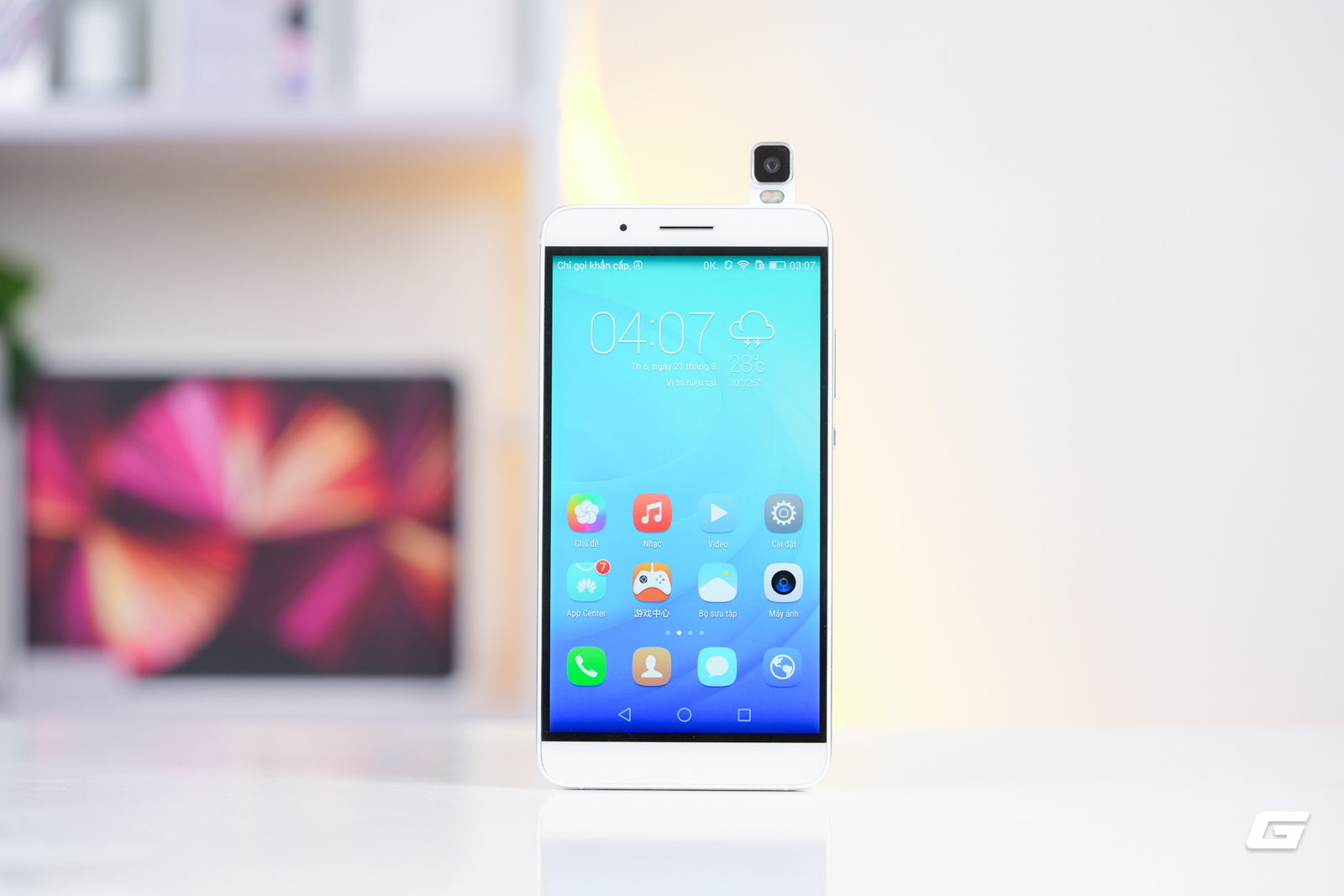 genk-honor-7i-look-back-24-1787302818154980114341 Khám Phá HONOR 7i: Điện Thoại Tầm Trung Đột Phá Với Camera Lật Năm 2015 - Ảnh 3.
