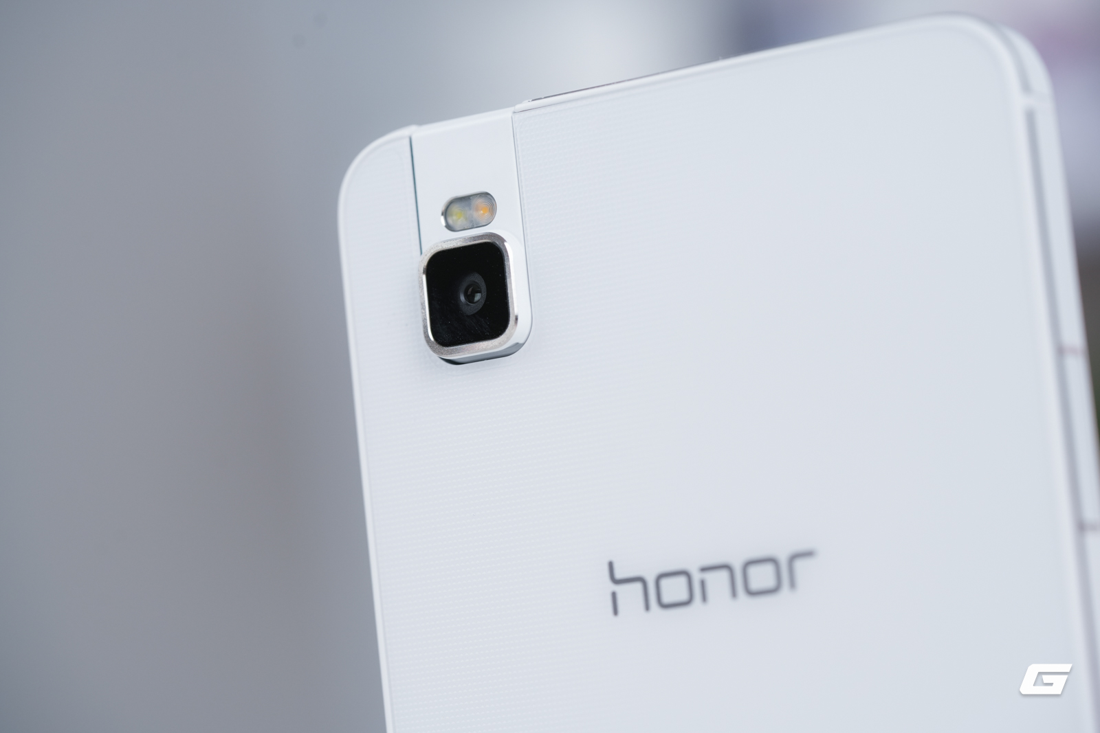 genk-honor-7i-look-back-29-1787302818257384471642 Khám Phá HONOR 7i: Điện Thoại Tầm Trung Đột Phá Với Camera Lật Năm 2015 - Ảnh 15.
