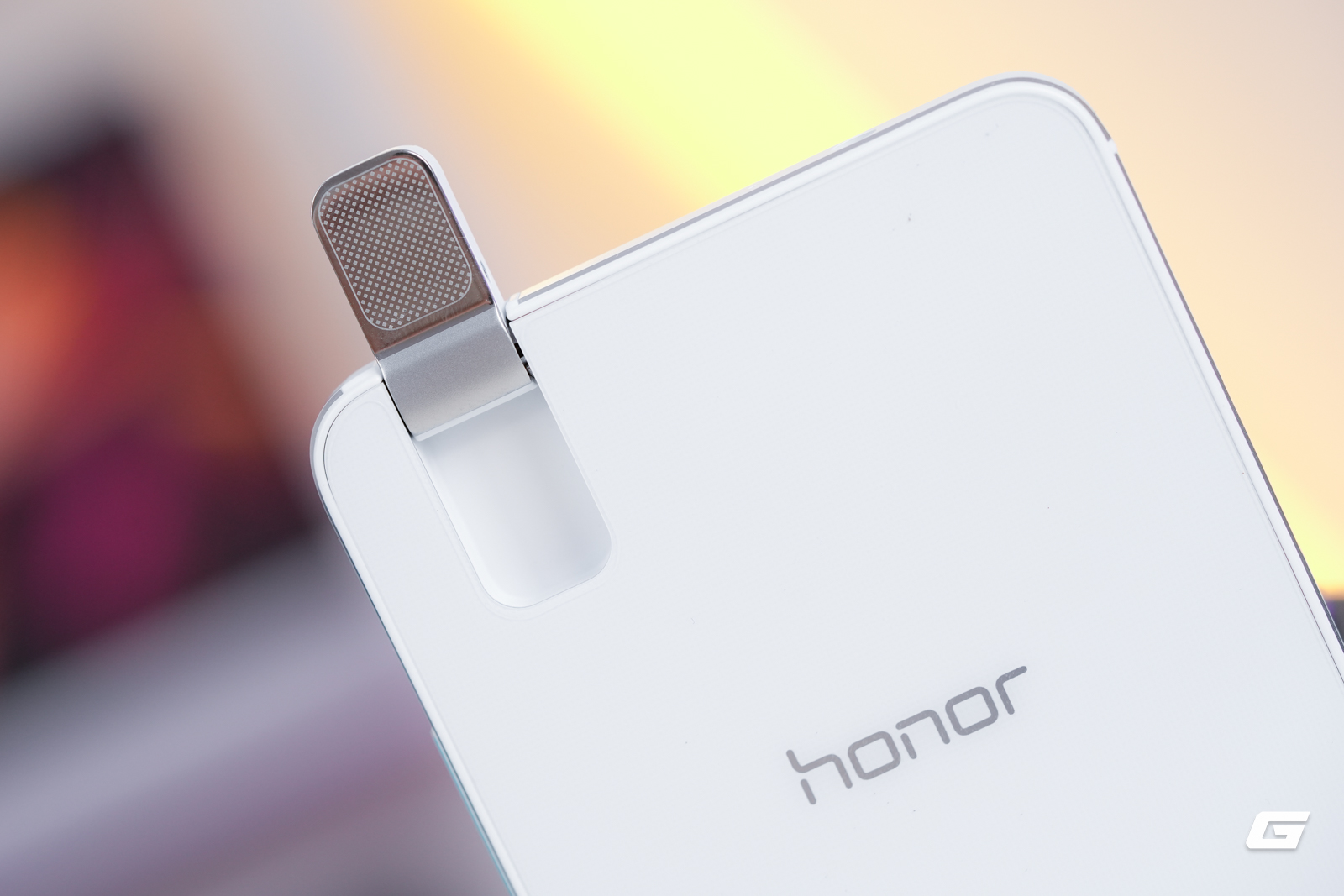 genk-honor-7i-look-back-8-1787302817821179706099 Khám Phá HONOR 7i: Điện Thoại Tầm Trung Đột Phá Với Camera Lật Năm 2015 - Ảnh 6.