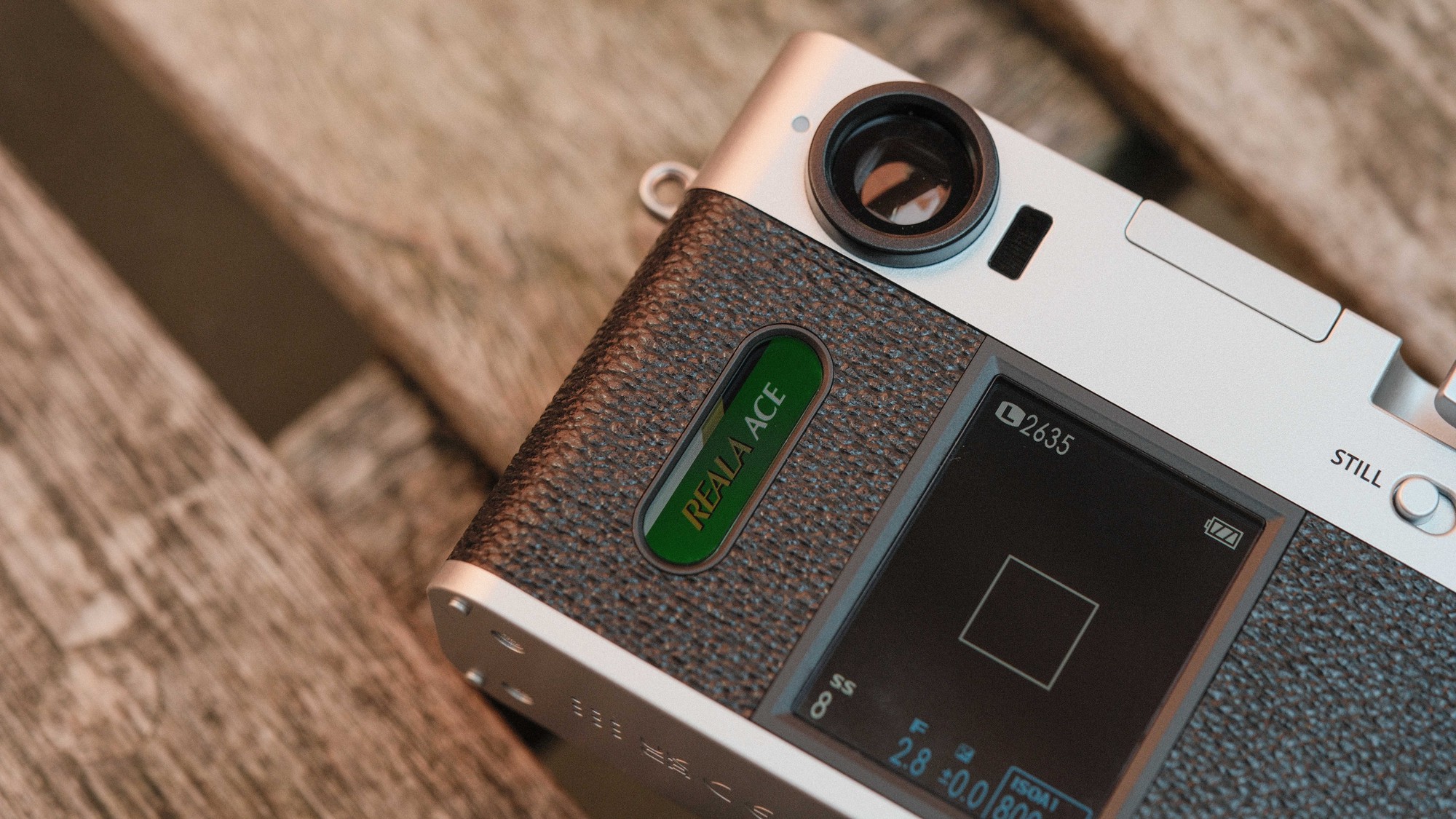 Fujifilm X half: Khi chụp ảnh trở thành một... "vai diễn", hóa ra Fujifilm không bán thiết bị mà là bán cảm xúc- Ảnh 6. Fujifilm X half: Khi chụp ảnh trở thành một... "vai diễn", hóa ra Fujifilm không bán thiết bị mà là bán cảm xúc- Ảnh 6.