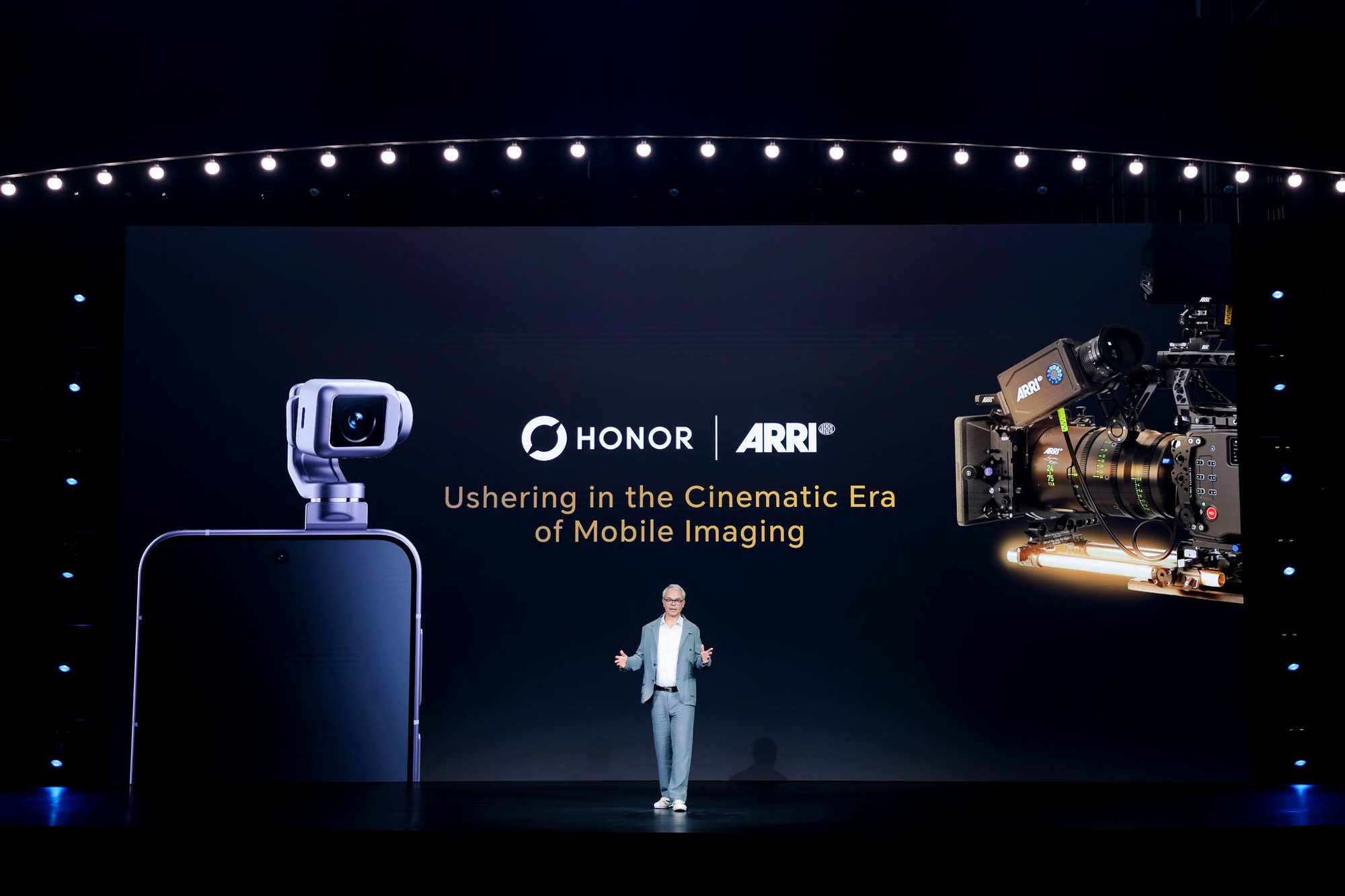 image_20260811_154853 HONOR hợp tác ARRI, tích hợp chuẩn màu điện ảnh Hollywood lên HONOR Robot Phone - Ảnh 1.