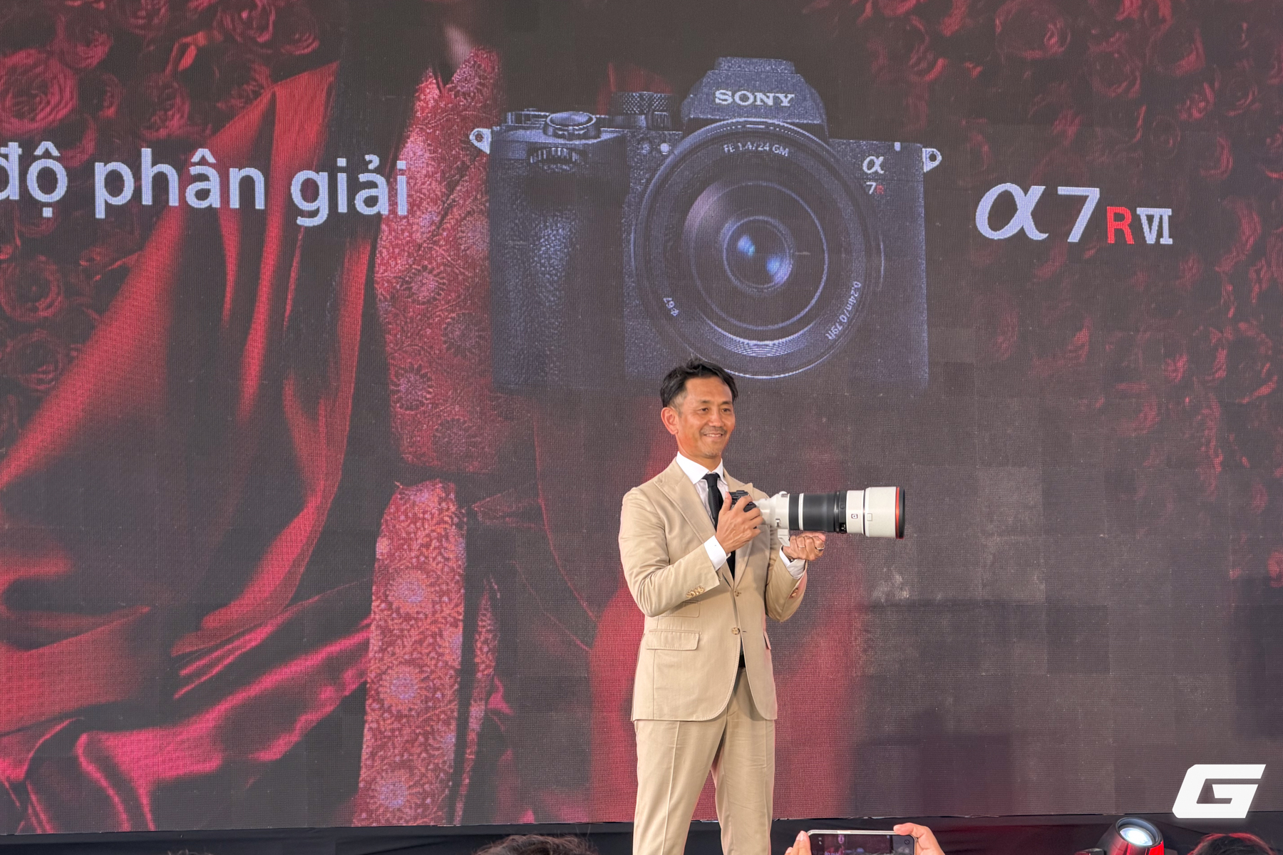 Sony Alpha 7R VI: 66,8 megapixel, chụp 30 fps Sony Alpha 7R VI: 66,8 megapixel, chụp 30 fps