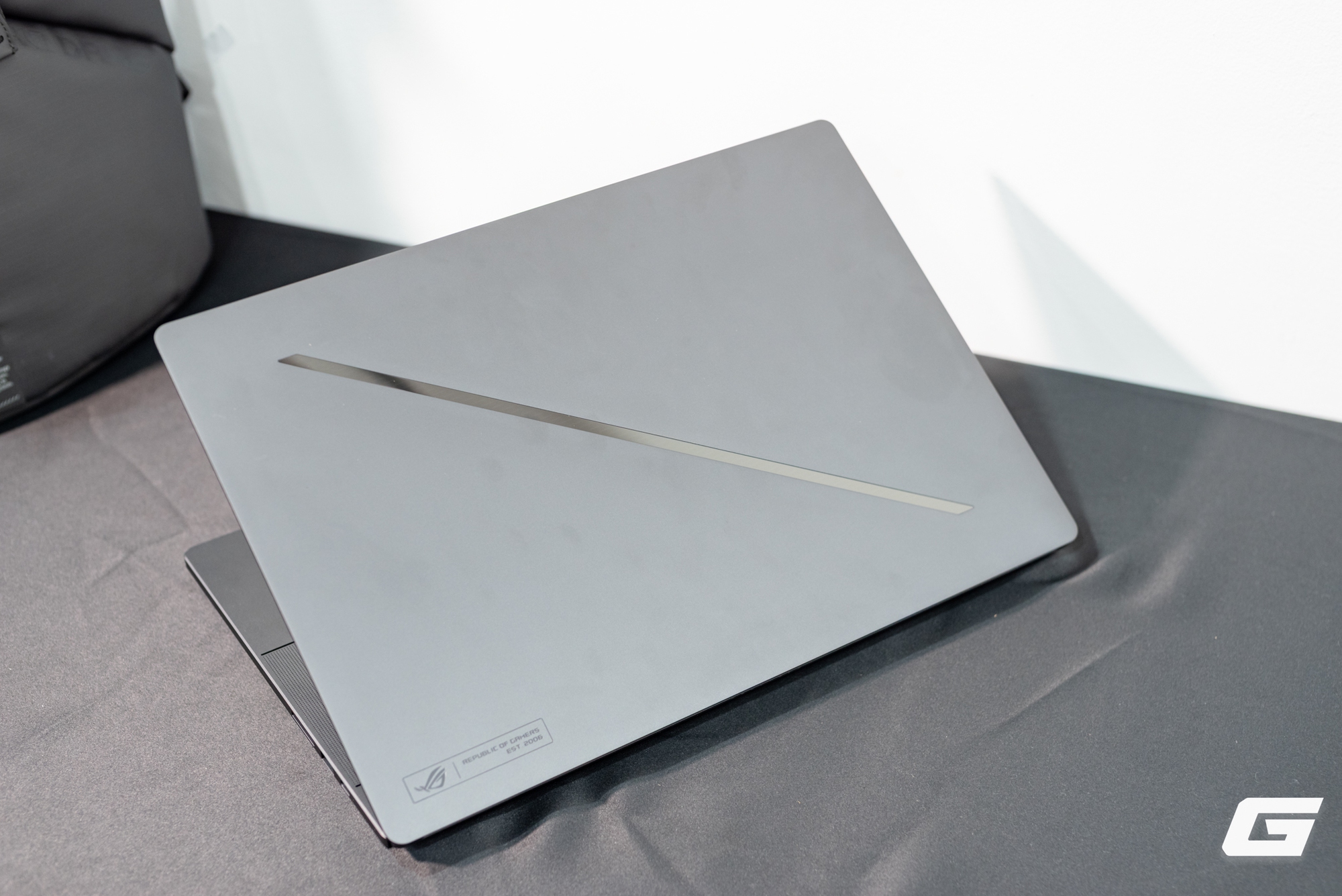 imgp5920-17818491470692090985727-1781854569093-1781854569512941907343 ASUS ROG mang Zephyrus Duo về Việt Nam: Laptop gaming màn hình kép thì có gì đặc biệt - Ảnh 11.