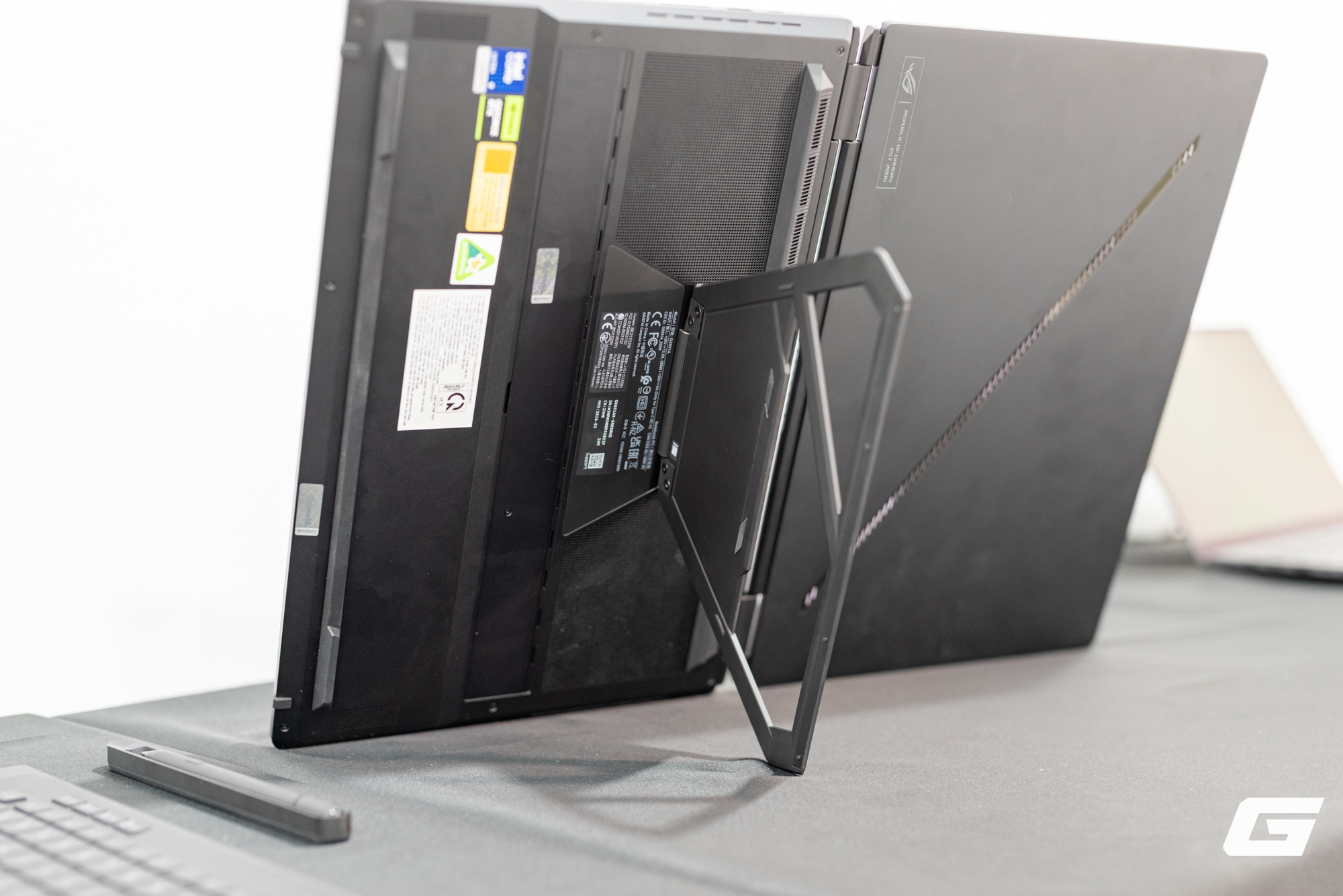 imgp5931-17818490704422063334564-1781854550737-17818545512011176837473 ASUS ROG mang Zephyrus Duo về Việt Nam: Laptop gaming màn hình kép thì có gì đặc biệt - Ảnh 2.