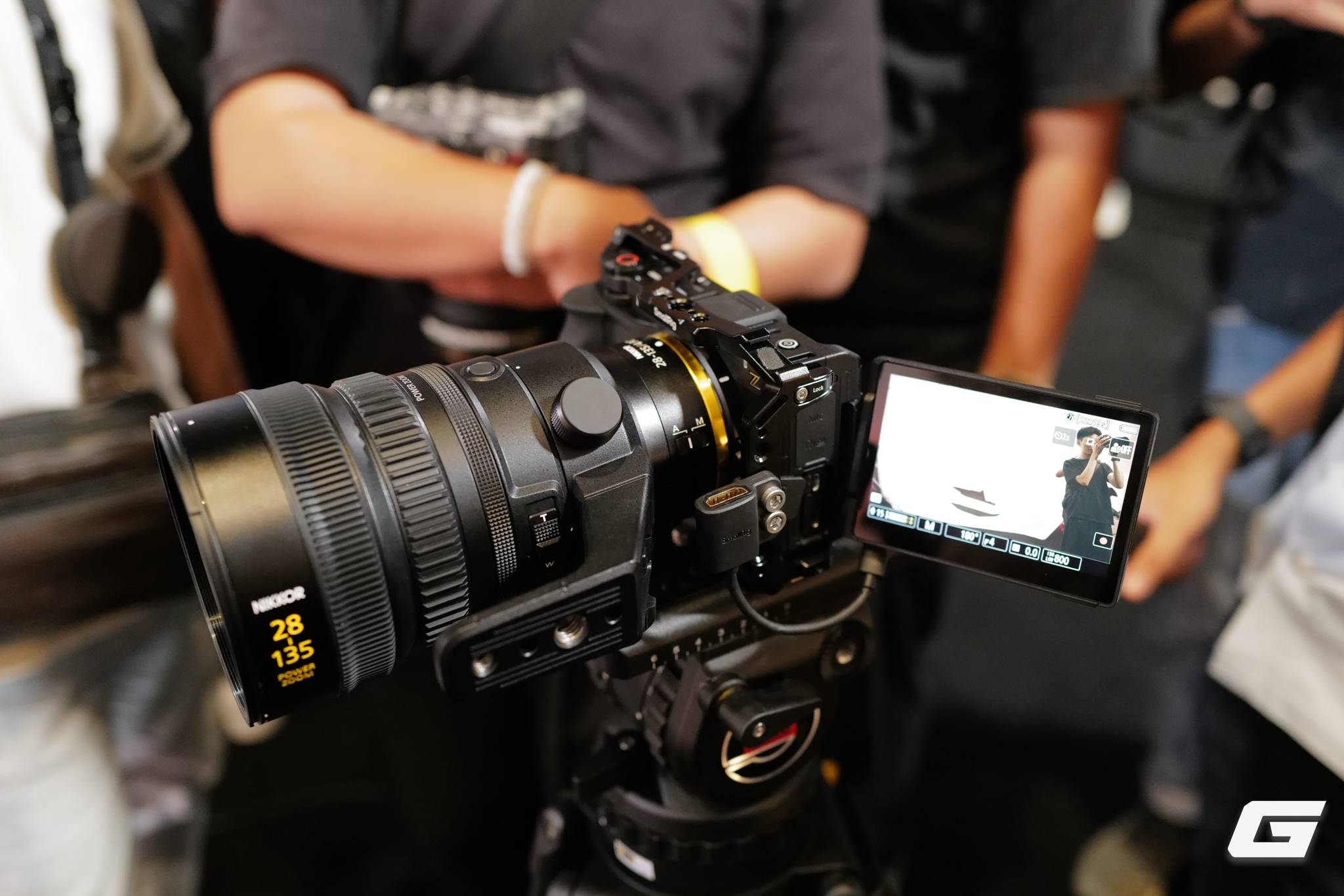 Nikon ZR - Hòa nhập cảm xúc trong làm phim Nikon ZR - Hòa Nhập Cảm Xúc Trong Làm Phim