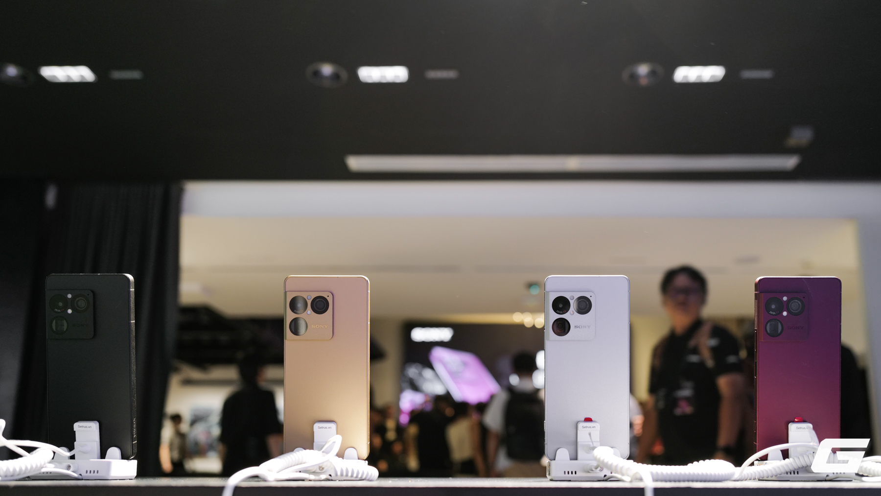 Sony Xperia 1 VIII: Flagship Độc Đáo Với Jack Tai Nghe 3.5mm Đang Có Mặt Tại Việt Nam - Ảnh 1.
