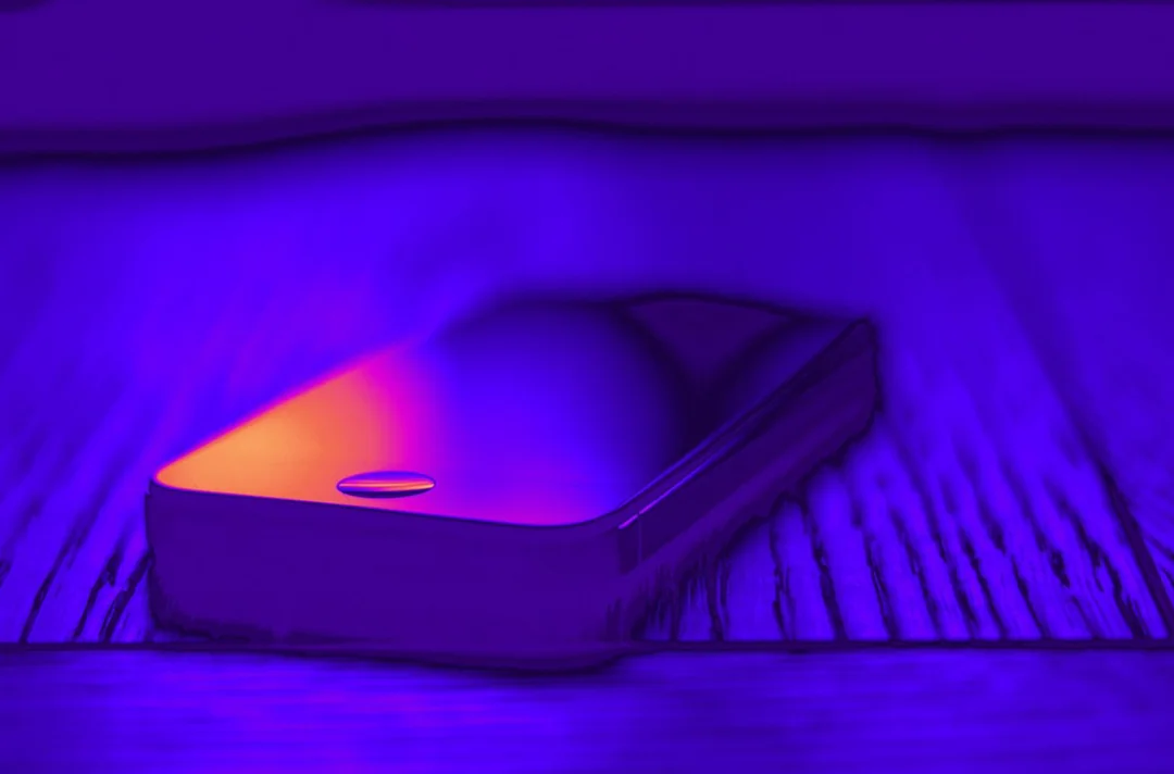 police-freak-out-at-iphones-mysteriously-rebooting-v0-ym8r1ekg-1786693775861-1786693776084215907101