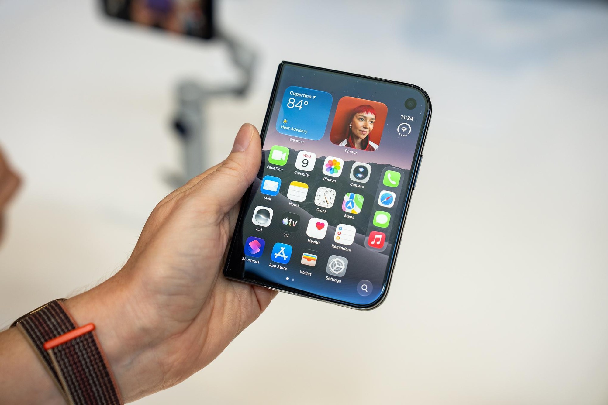 268734iphoneduohandsonadiben-2-1788988632814480537319-1789008386129-17890083897412124172089