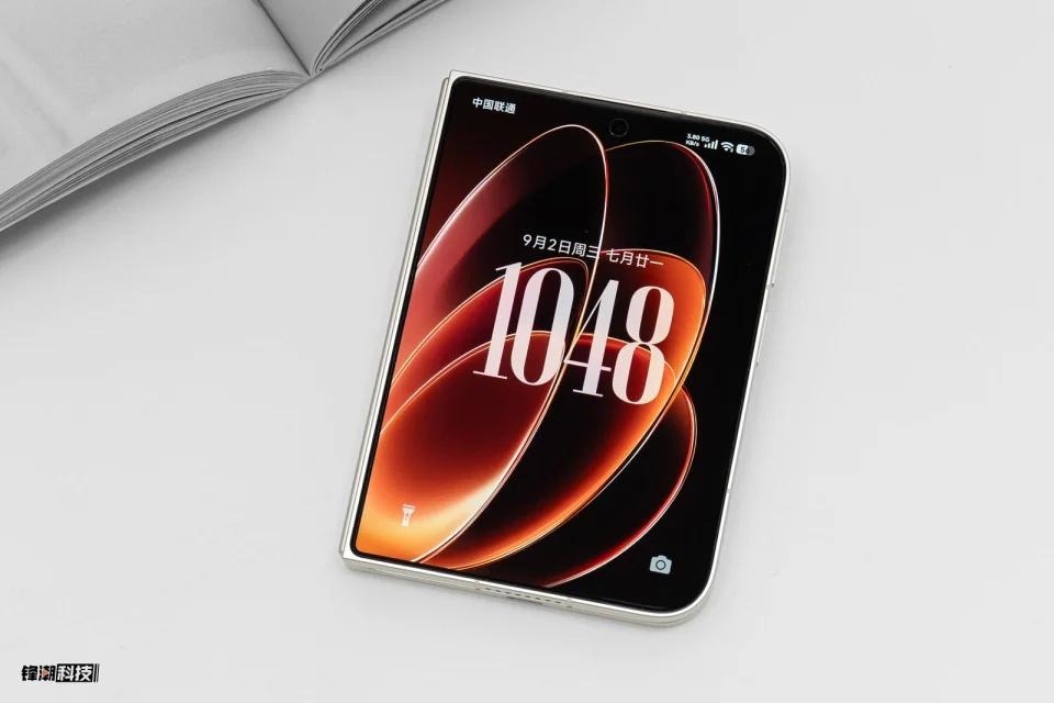 Xiaomi 18 Fold: Khi smartphone gập đổi nhịp — thiết kế, hiệu năng và ý nghĩa cạnh tranh