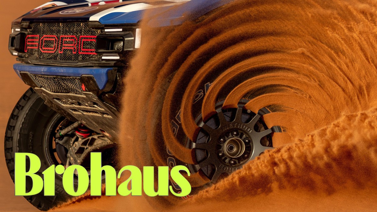 Khám Phá Tinh Thần Dakar Rally: Sự Đẹp Ẩn Giấu Dưới Lớp Bùn Đất