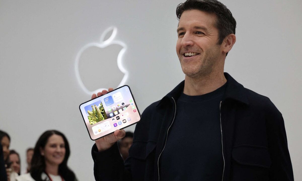 Apple nói gì khi đặt nghi vấn đối thủ ‘bắt chước’ iPhone Duo?