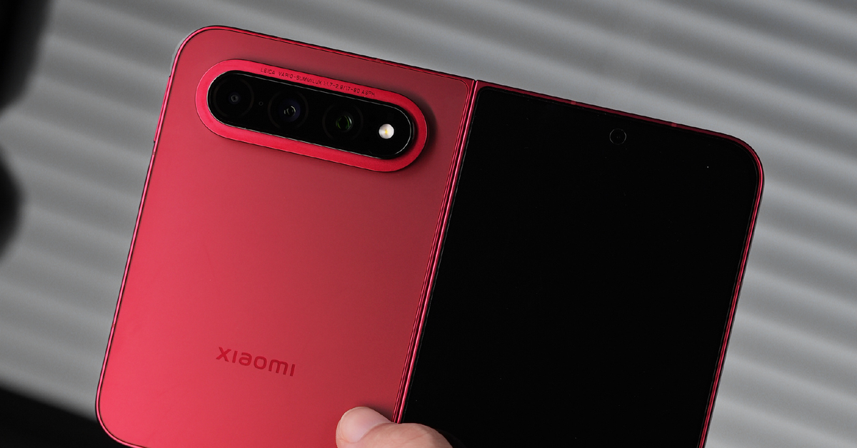 Xiaomi 18 Fold: Chiếc ‘gập trung’ đầu bảng với chip Xuanjie O3 và RAM LPDDR6