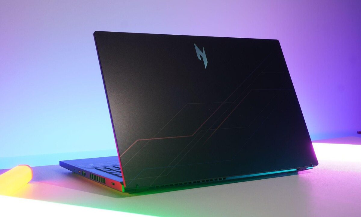 Khi GPU Mạnh Chưa Đủ: Tại Sao Màn Hình Quyết Định Trải Nghiệm Laptop Gaming